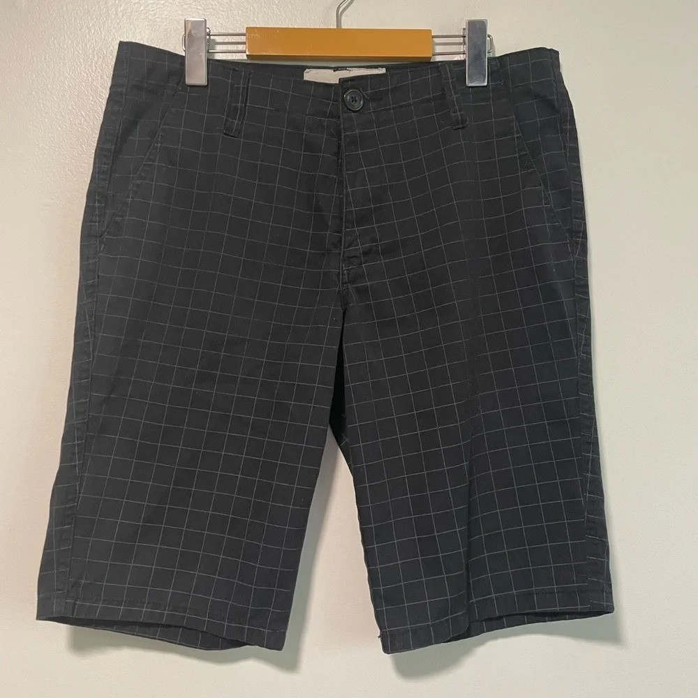 Urban Basics Black & White Grid Pattern Classic Flat  Front Shorts - 32